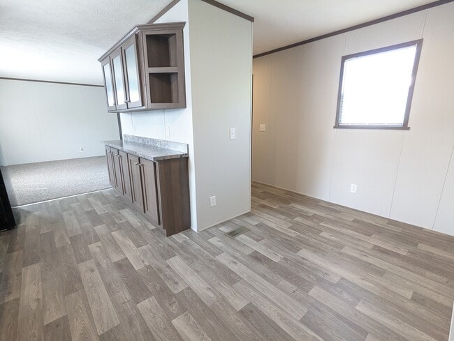 Building Photo - 46000 Geddes Rd