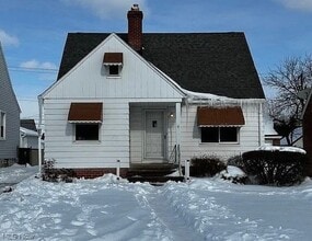 Building Photo - 2910 Fortune Ave