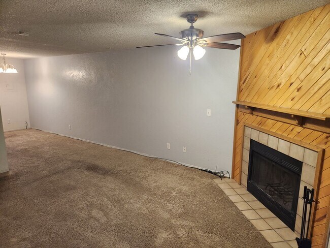 Foto del edificio - 2 Bedroom Townhome W/ Fantastic Views!