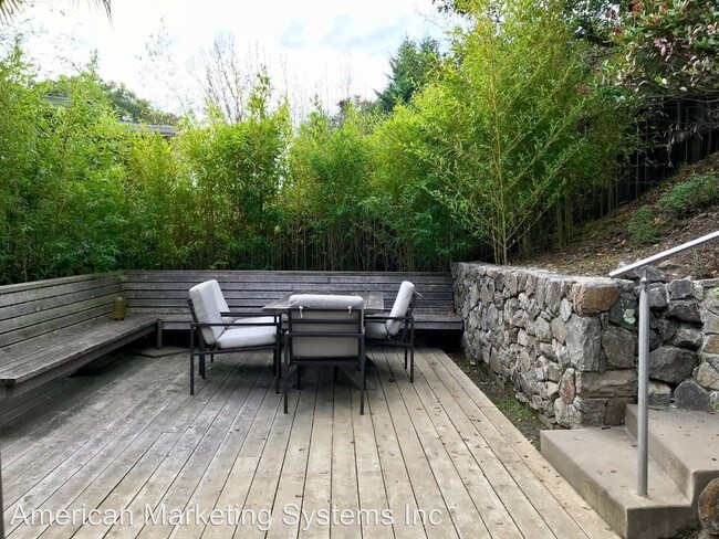 Foto del edificio - 123 Almenar Dr