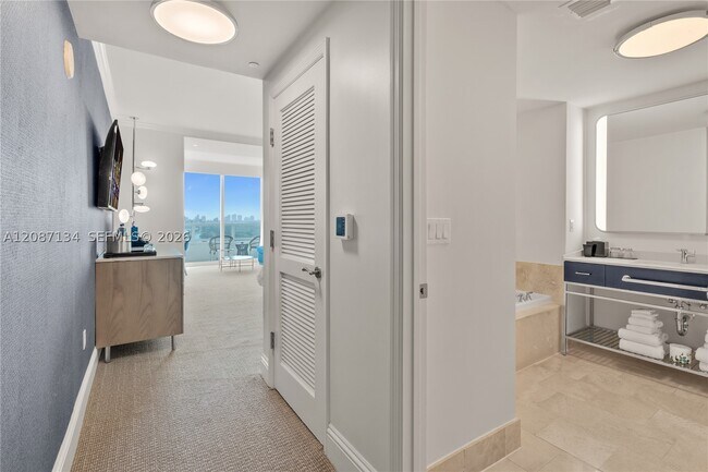 Foto del edificio - 4401 Collins Ave
