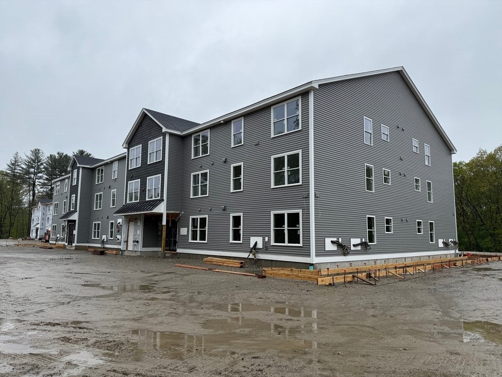 Primary Photo - 251 Sladen St