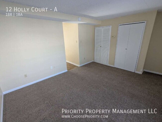 Foto del edificio - 12 Holly Ct