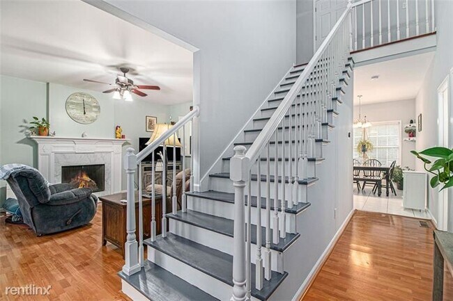 Building Photo - 3 br, 4 bath House - 123 TOWER RIDGE Road NW