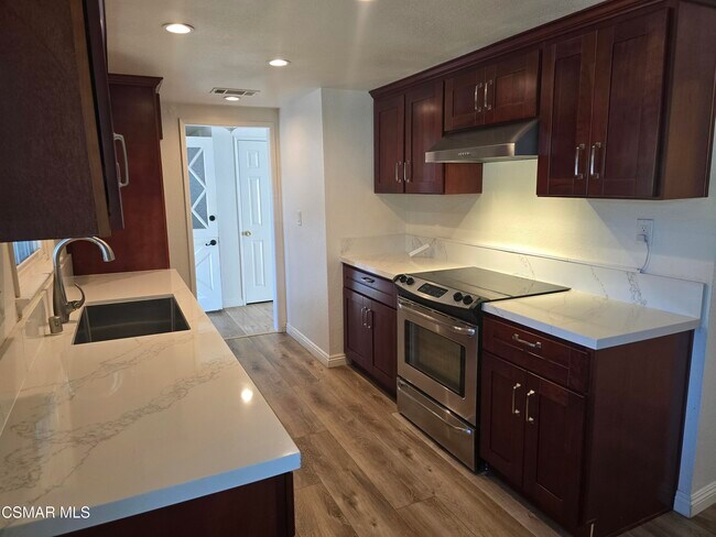 Foto del edificio - 3124 Camino Graciosa