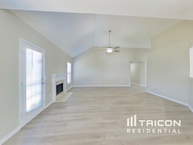 Building Photo - 400 Ashby Pl