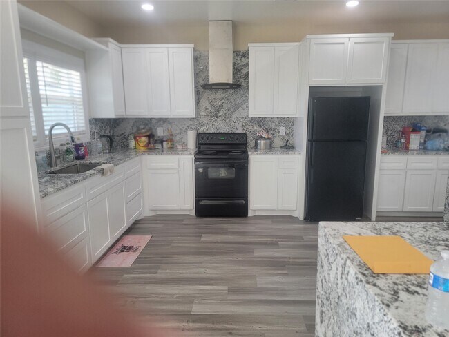 Building Photo - 2250 Rd 5732