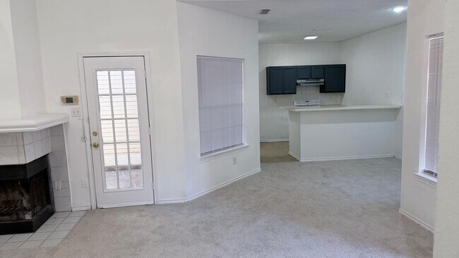 Foto del edificio - 4037 Hearthstone Dr