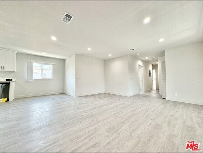 Foto del edificio - 1118 S Holt Ave