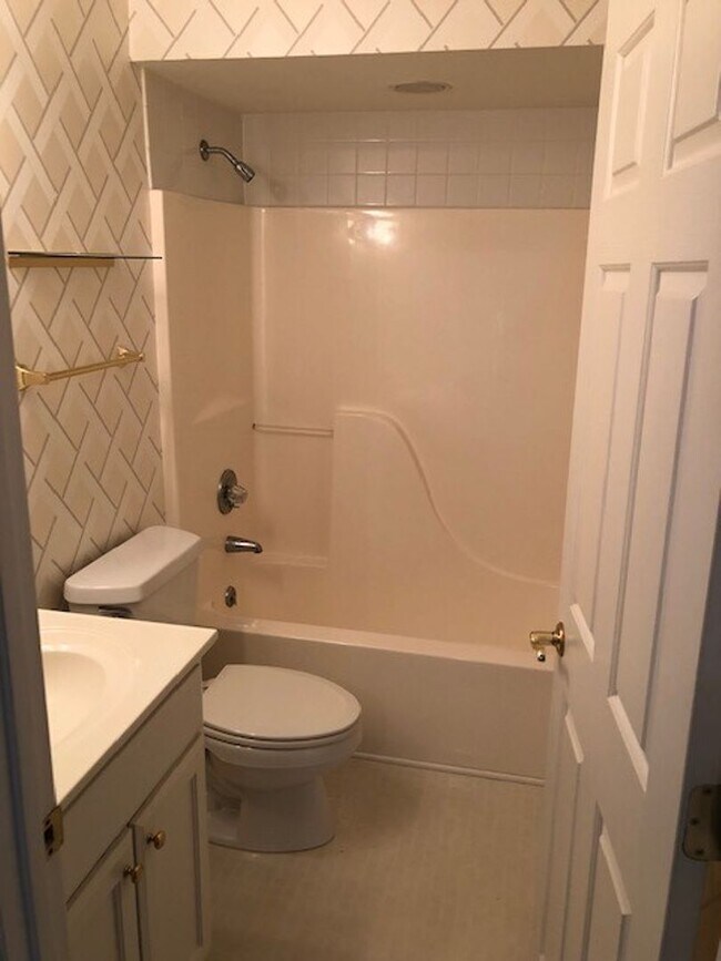 Foto del edificio - READY TO MOVE IN! 2 Beds 2 Baths! Price ad...