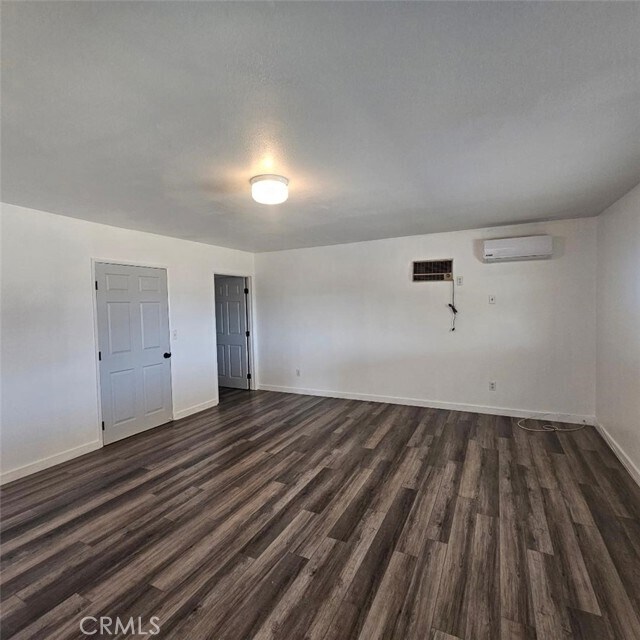 Foto del edificio - 16925 Wood Rd