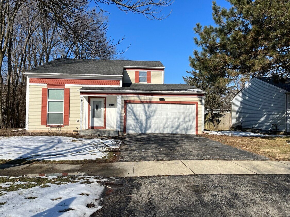 Primary Photo - 1221 Calico Ave