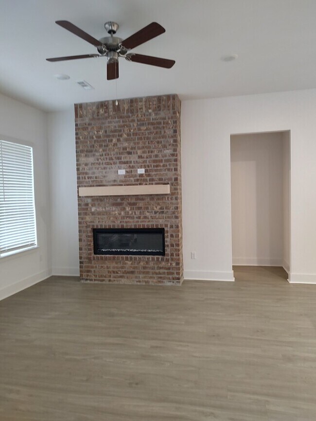 Foto del edificio - New Construction, one level home