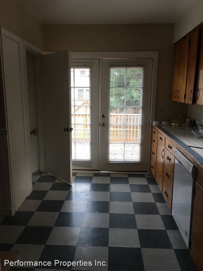 Building Photo - 4 br, 2 bath House - 2506 NE 48th Avenue