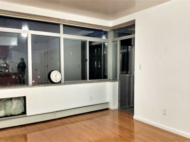 Foto principal - 81-06 Baxter Ave
