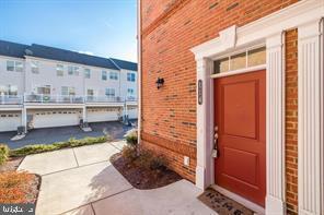 Foto del edificio - 23286 Southdown Manor Terrace