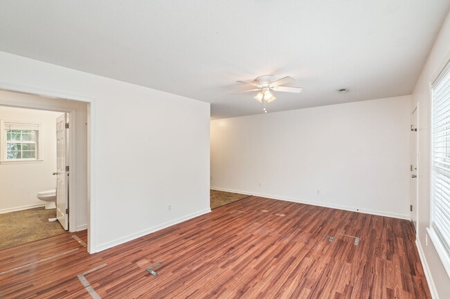 Building Photo - 3518 Acorn Woods Way,