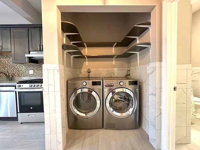 Building Photo - 1150 Cambridge St