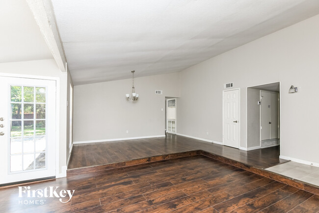 Building Photo - 4056 Random Cir