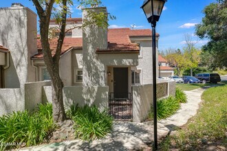 Building Photo - 408 Via Colinas
