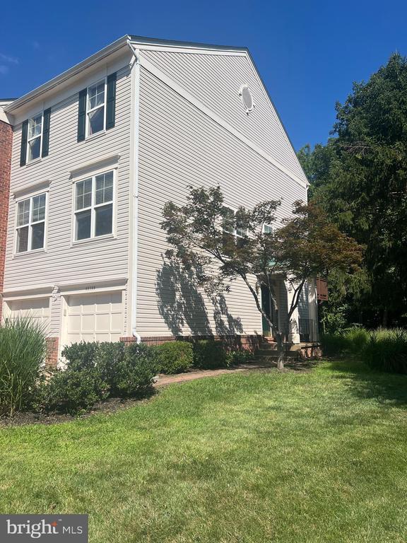 Building Photo - 43168 Ivywood Terrace