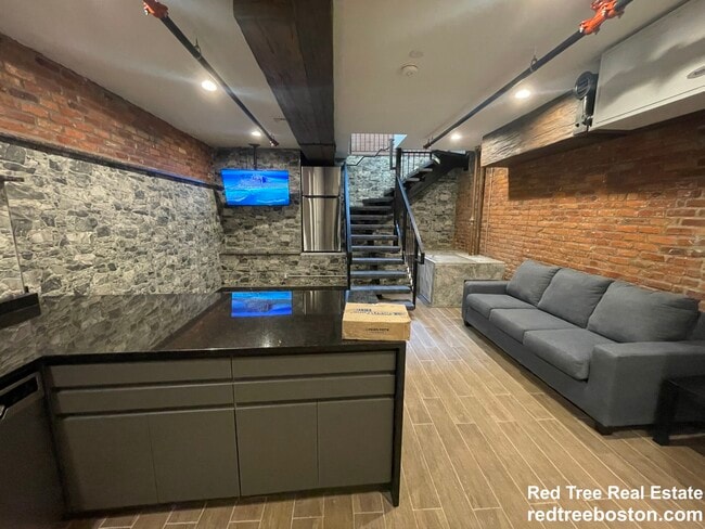 Photo - 1028 Commonwealth Ave Apartment