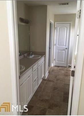Building Photo - 206 Canterberry Pl