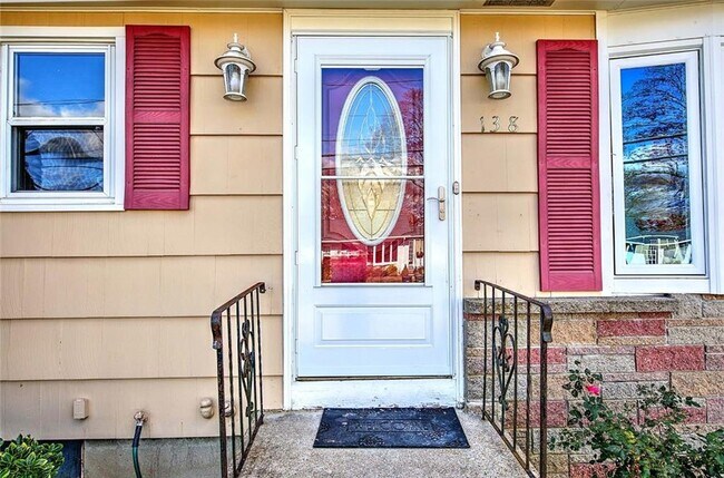 Foto del edificio - 138 Youngs Ave