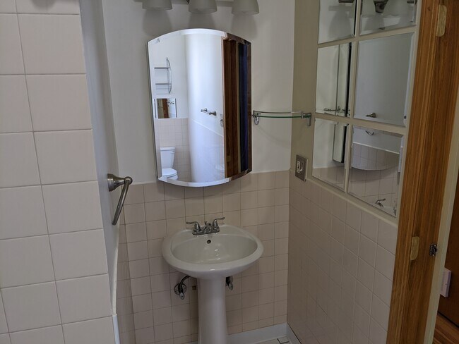 Bathroom - 6536 S Maryland Ave