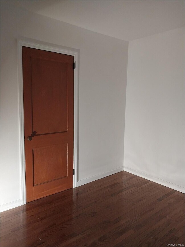 Foto del edificio - 282 Whittier Dr