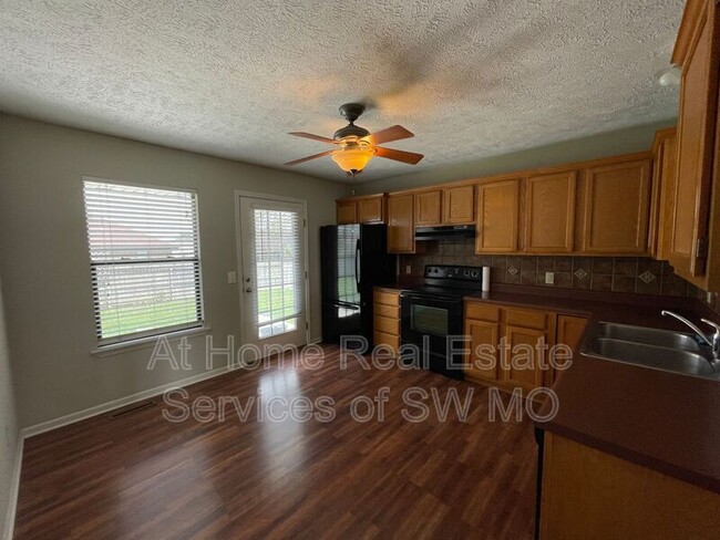 Foto del edificio - 609 E Sunset Ave