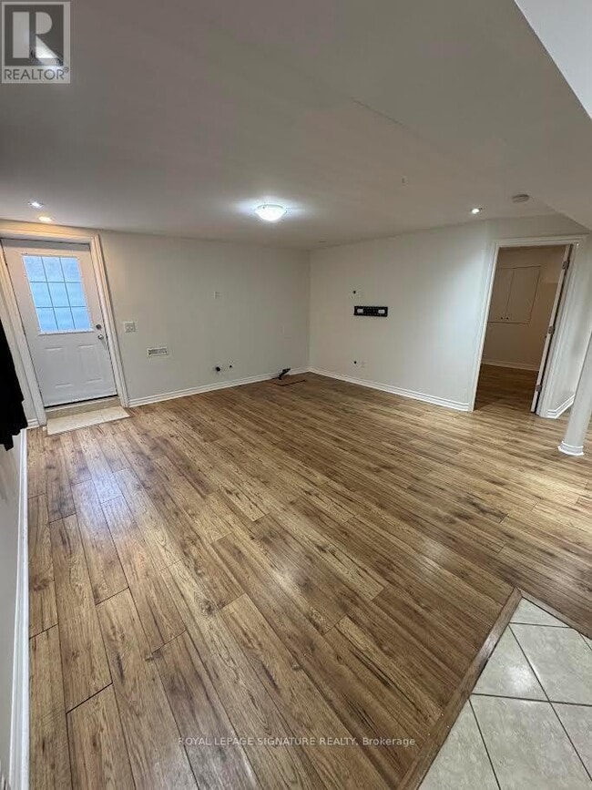 Building Photo - 301 Peregrine Way