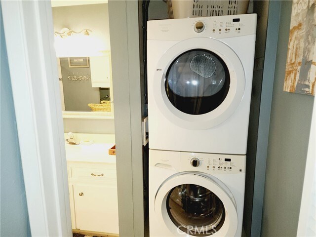 Foto del edificio - 2304 Via Puerta