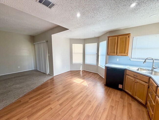 Foto del edificio - 3 Bedroom 2 Bath in Midway ISD