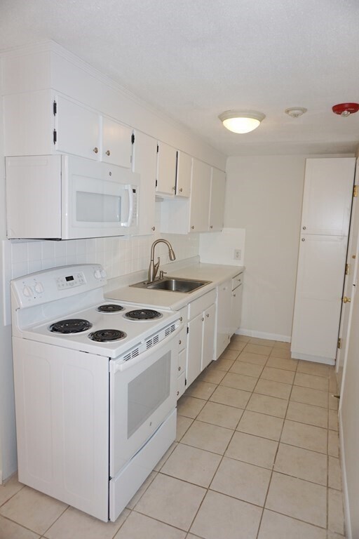 5 Turnpike Rd Unit 322, Townsend, MA 01469 Condo for Rent in Townsend