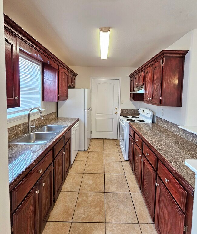 813 W Arroyo Park Ln Unit C, Harlingen, TX 78550 Apartments in