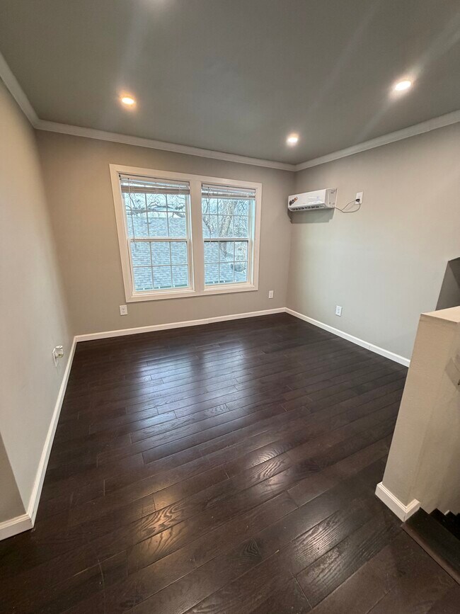 Foto del edificio - 817 S Quaker Ave