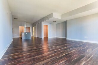Interior Photo - International