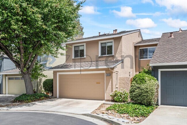 Foto del edificio - 502 Pine Wood Ln