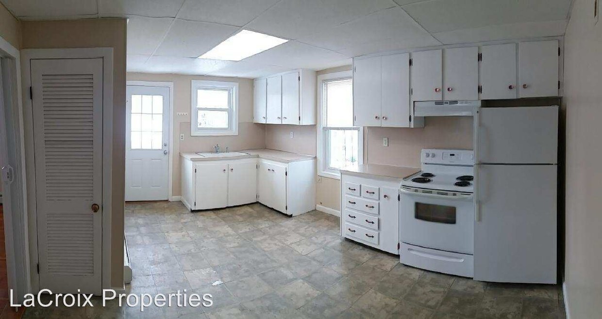 100102 Shippee Ave, West Warwick, RI 02893 Condo for Rent in West