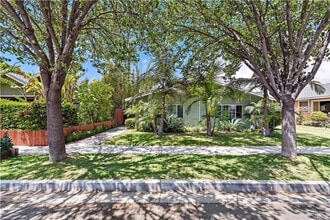 Building Photo - 329 Orizaba Ave