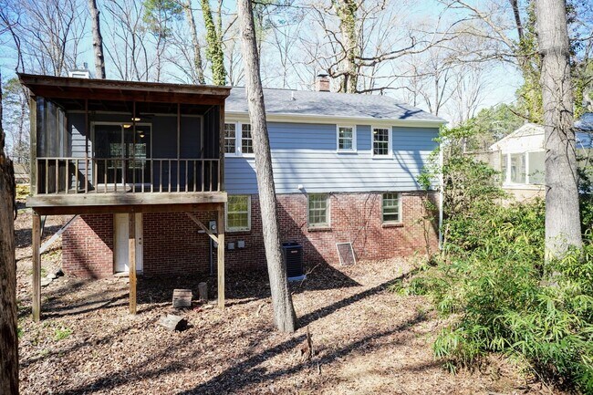 Foto del edificio - Updated Three Bedroom Home!