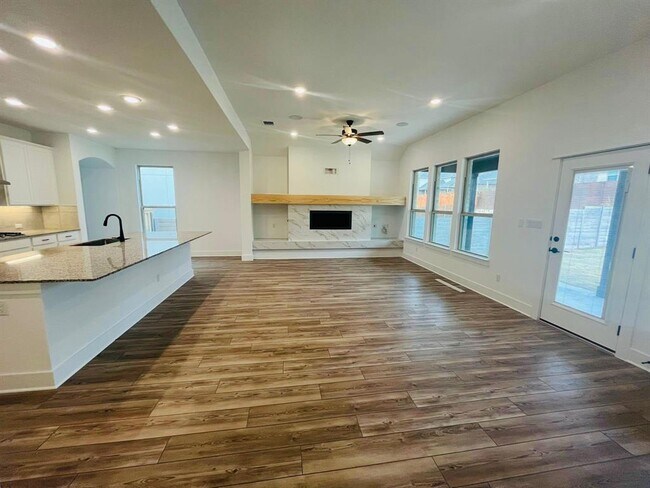 Building Photo - 3405 Charade Dr