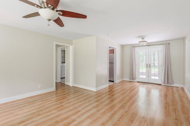Foto del edificio - Beautiful One Level Home in Bon Air for rent!!