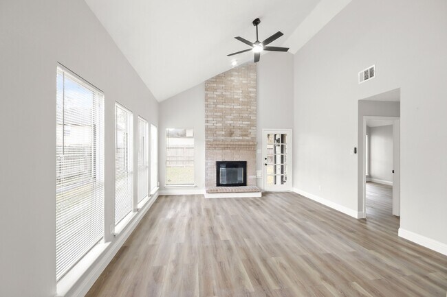 Foto del edificio - 16602 Capewood Dr