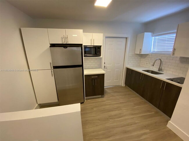 Foto del edificio - 11310 Peachtree Dr