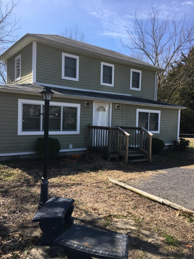 Foto principal - 208 Colonial Ave