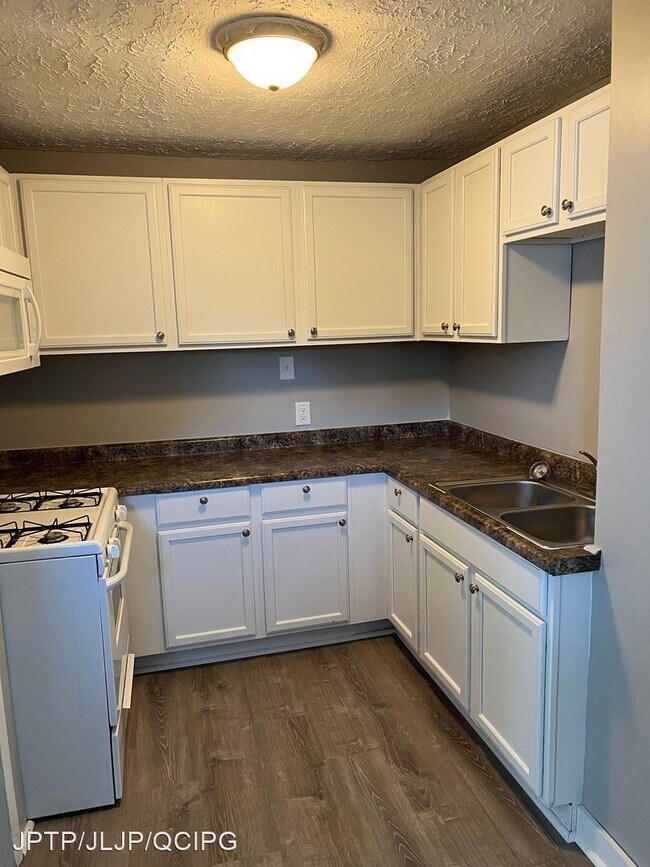 Building Photo - 3 br, 1 bath House - 2925 Bellevue Avenue
