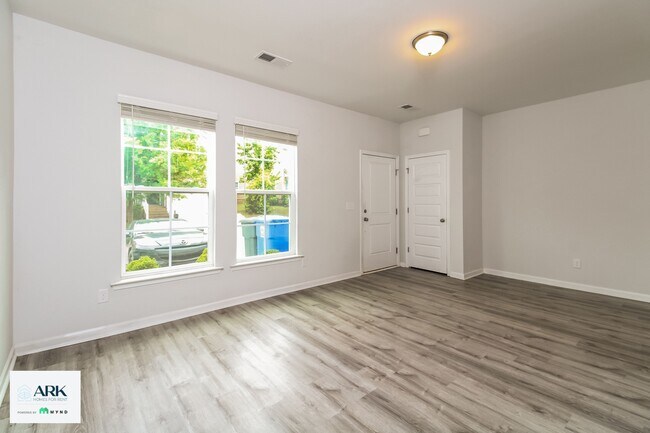 Foto del edificio - 339 Northwood St
