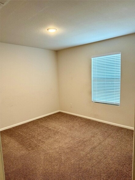 Foto del edificio - 6122 Heron Dr